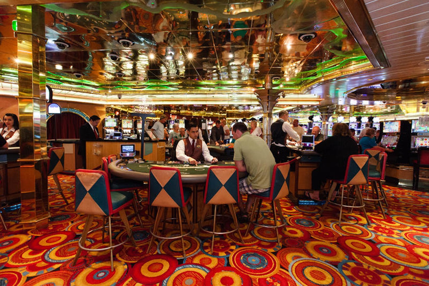 Casino Royale on Royal Caribbean Grandeur of the Seas Cruise Ship ...